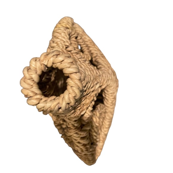 Handmade Woven Brown Seagrass Vase With & Floral Pattern, NWOT - Picture 7 of 7